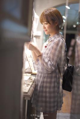 出国陪读妈妈的故事小说